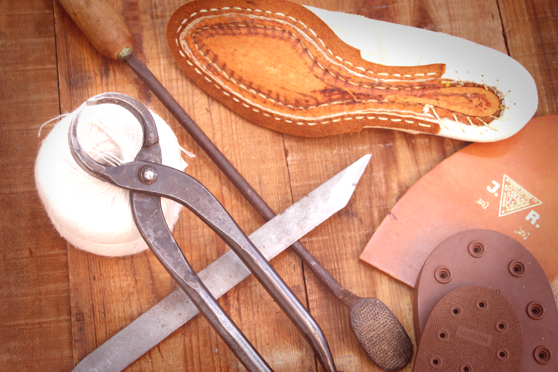 靴修理・鞄修理・レザークリーニングのお店 &leather（アンドレザー）トップページスライド写真１